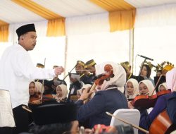 Orkestra Santri Ponpes Al-Ikhlas Kolaborasi Paduan Suara Lintas Agama Bone Tampil Memukau Pada Pembukaan MQKI di Wajo